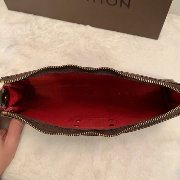 ♦️SOLD♦️ Authentic Louis Vuitton Eva Clutch - Picture 2 of 13